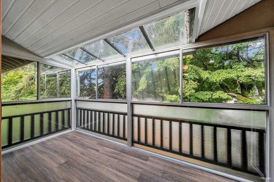 704 555 W 28th Street North Vancouver, BC - 18