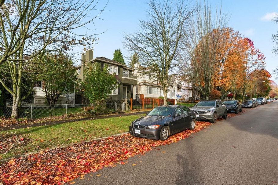 7963 Montcalm Street Vancouver, BC - 2