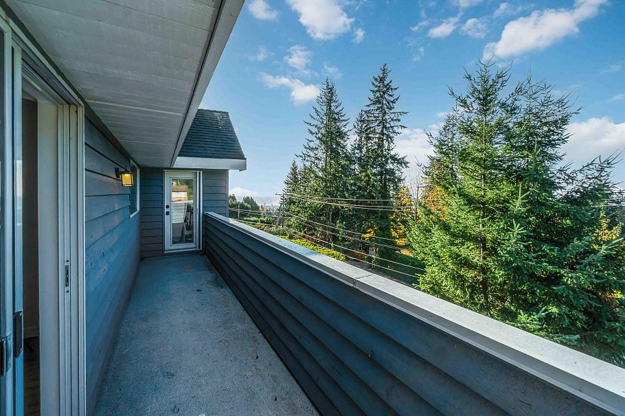 456 Montroyal Boulevard North Vancouver, BC - 33