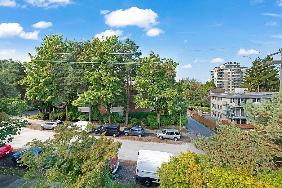 210 2222 Prince Edward Street Vancouver, BC - 22