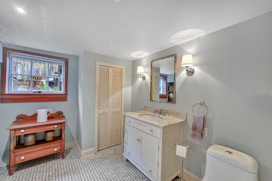 2303 W 3rd Avenue Vancouver, BC - 21