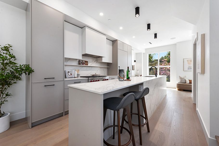 1495 W 52nd Avenue Vancouver, BC - 4