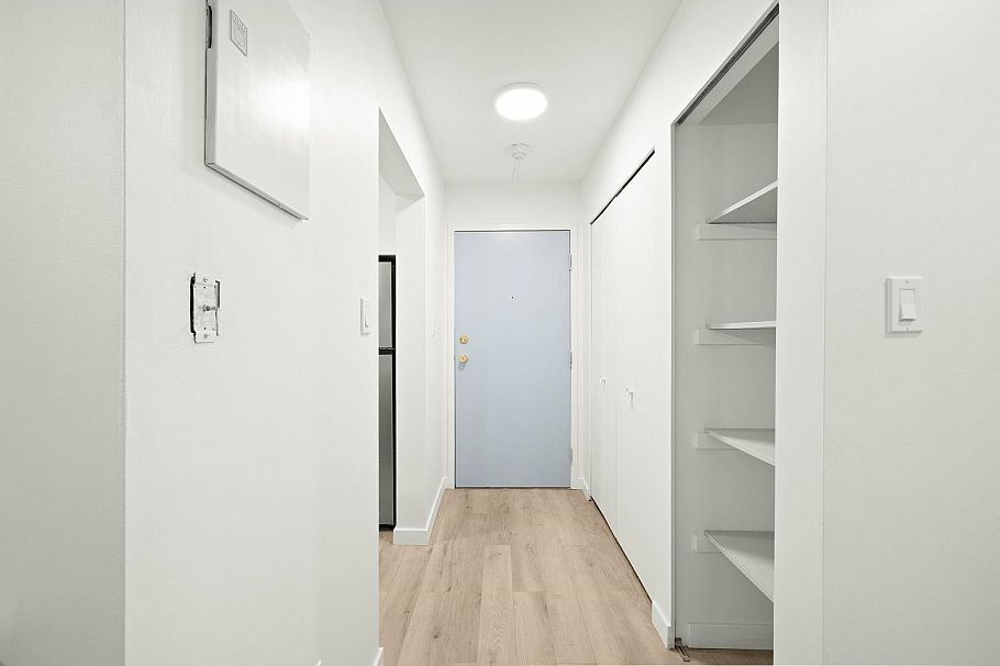 207 360 E 2nd Street North Vancouver, BC - 19