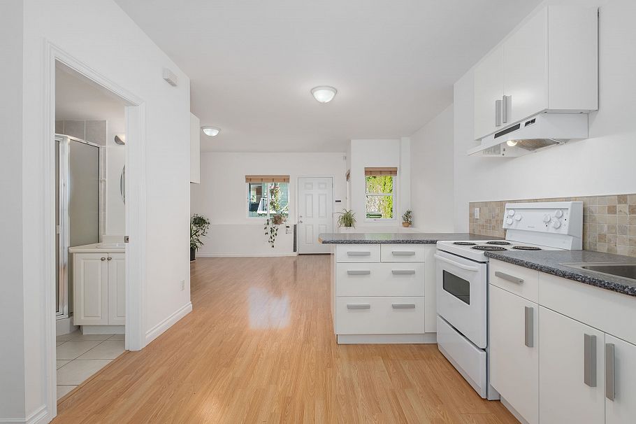 333 E Keith Road North Vancouver, BC - 25