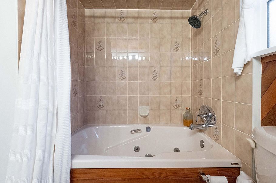 3099 E 18th Avenue Vancouver, BC - 12