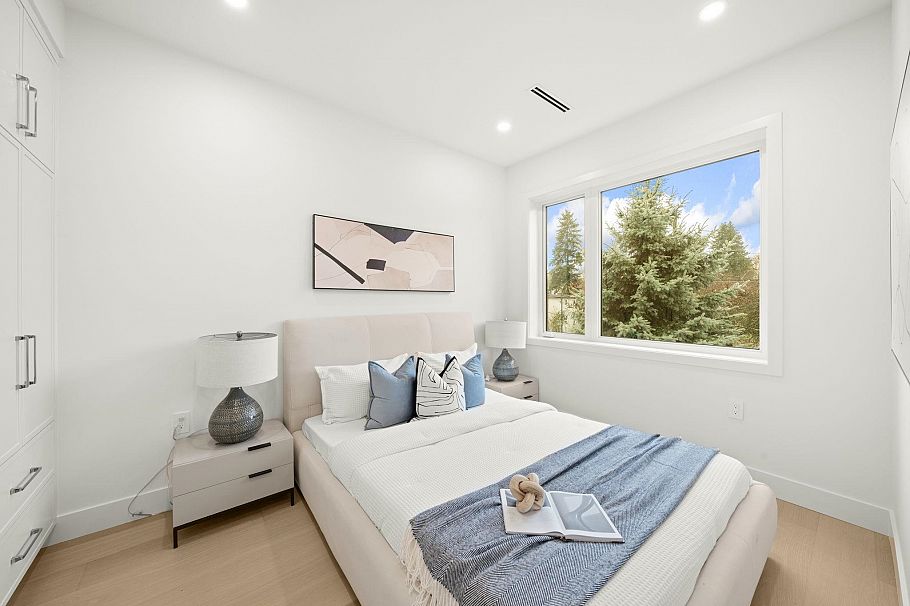 1095 E 14th Avenue Vancouver, BC - 21