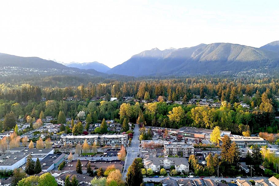 1287 W 15th Street North Vancouver, BC - 32