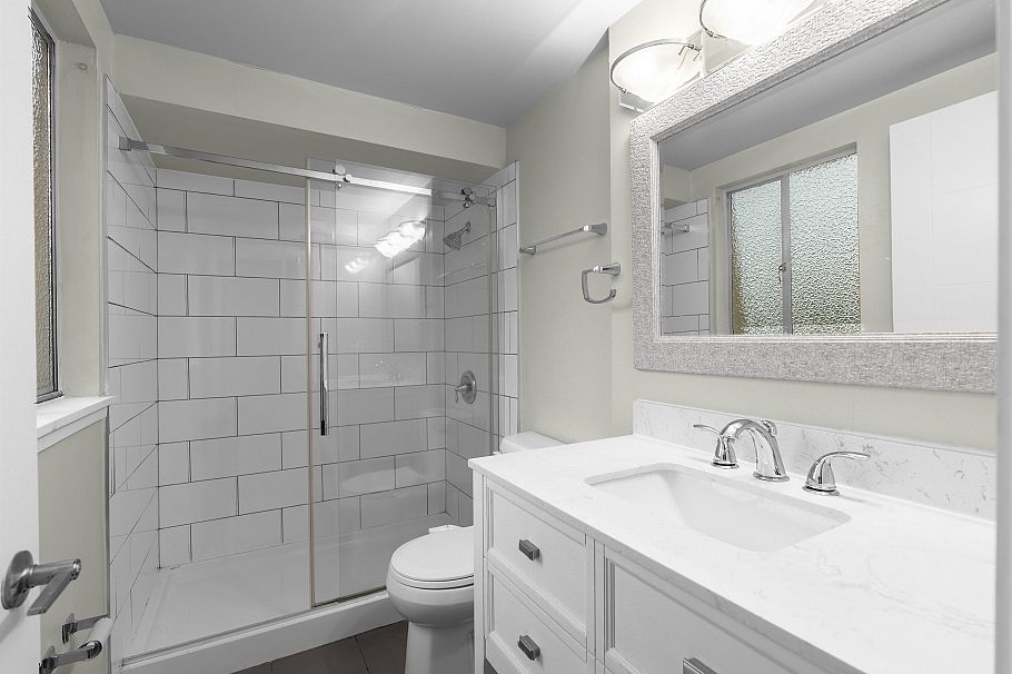 2645 Westview Drive North Vancouver, BC - 21