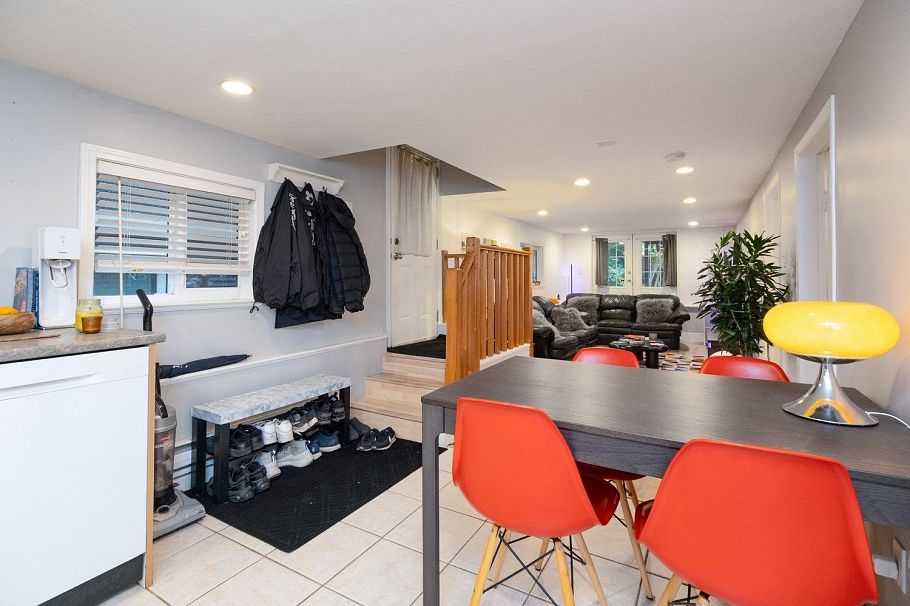 1449 E 10th Avenue Vancouver, BC - 25