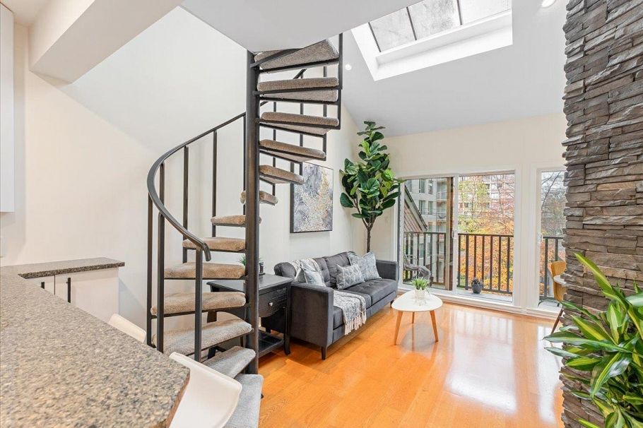 403 1274 Barclay Street Vancouver, BC - 2