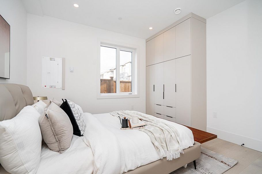 2462 Adanac Street Vancouver, BC - 11