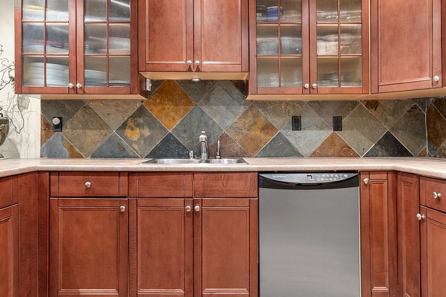 6 230 W 15th Street North Vancouver, BC - 9