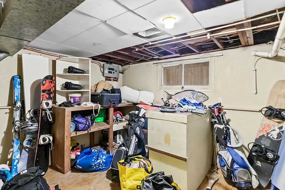 2846 W 8th Avenue Vancouver, BC - 28