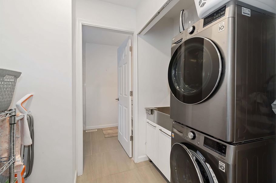 456 Montroyal Boulevard North Vancouver, BC - 11