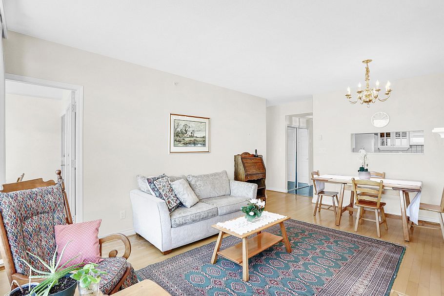 403 2580 Tolmie Street Vancouver, BC - 9