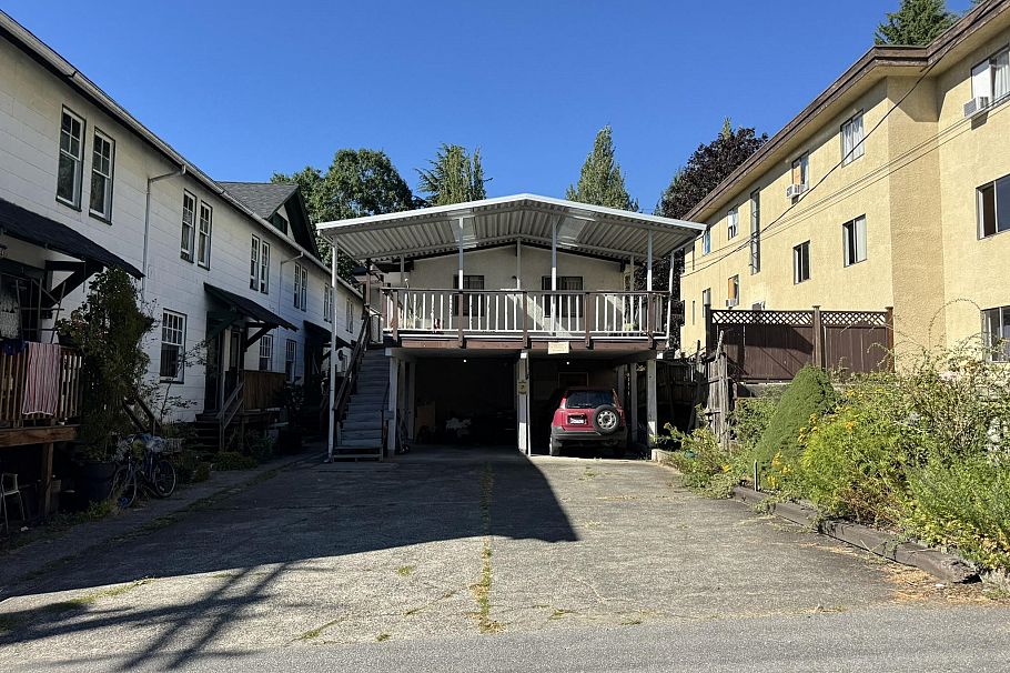 1346 E 2nd Avenue Vancouver, BC - 6