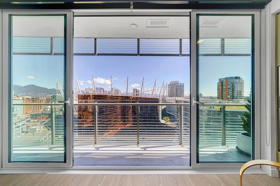 2006 89 Nelson Street Vancouver, BC - 17