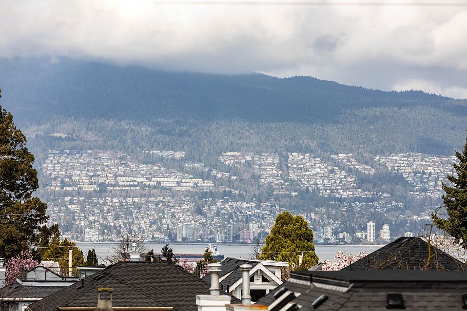 3727 W 22nd Avenue Vancouver, BC - 17