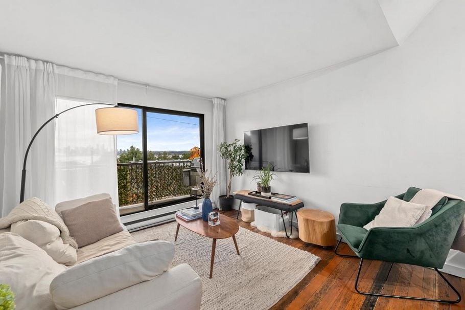 311 251 W 4th Street North Vancouver, BC - 3