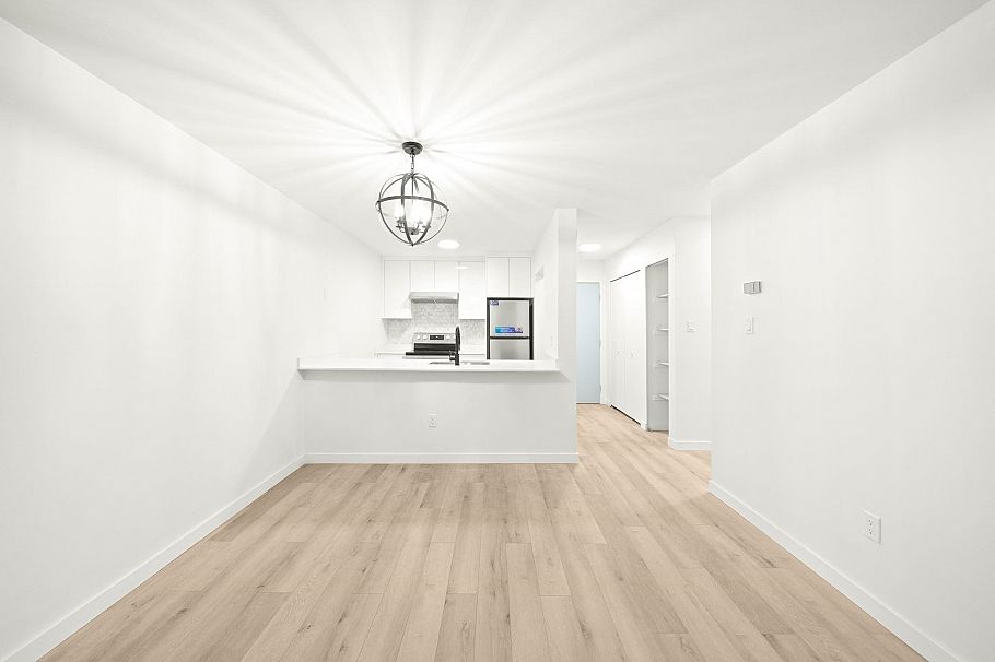 207 360 E 2nd Street North Vancouver, BC - 11