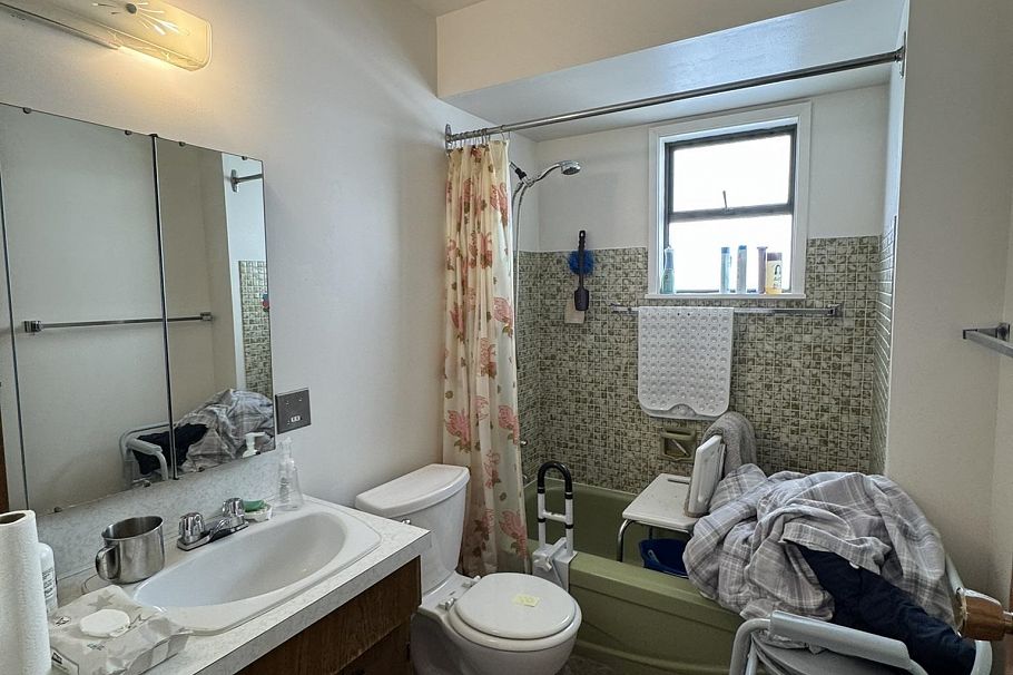 1346 E 2nd Avenue Vancouver, BC - 9