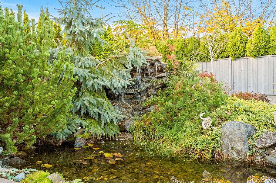 463 Beachview Drive North Vancouver, BC - 35