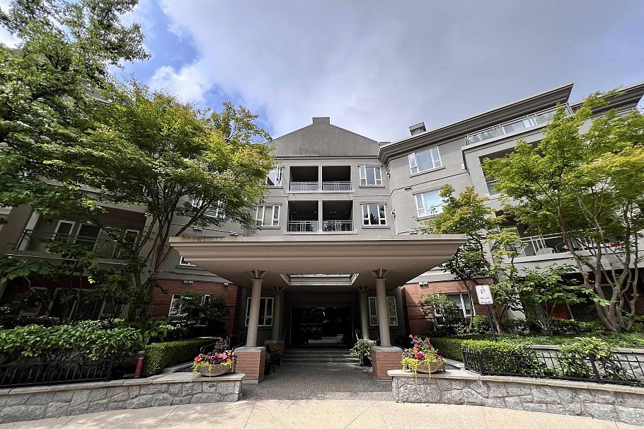 207 5683 Hampton Place Vancouver, BC - 1