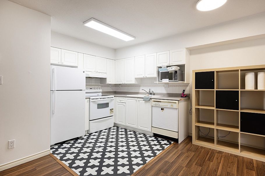 105 2130 W 12th Avenue Vancouver, BC - 4