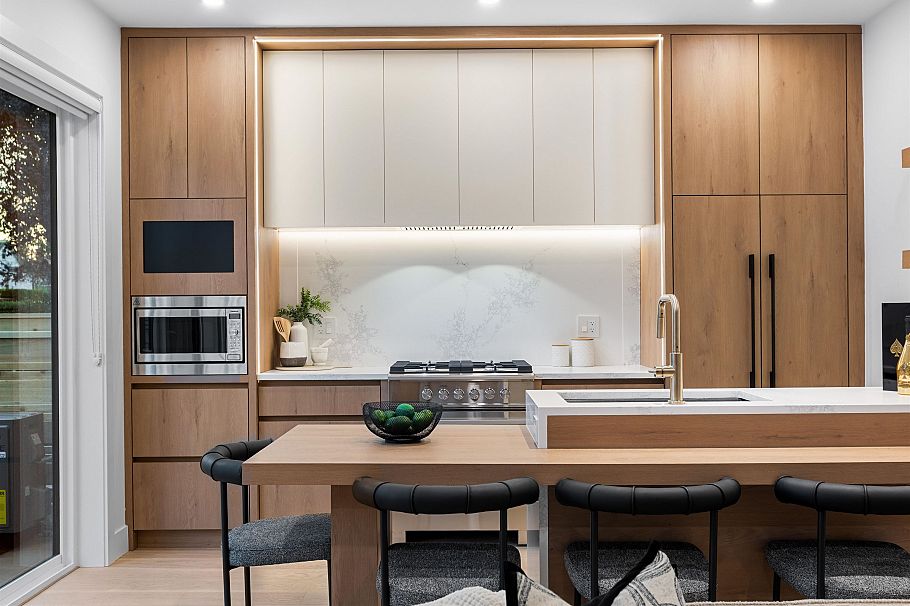 1 2435 Napier Street Vancouver, BC - 9