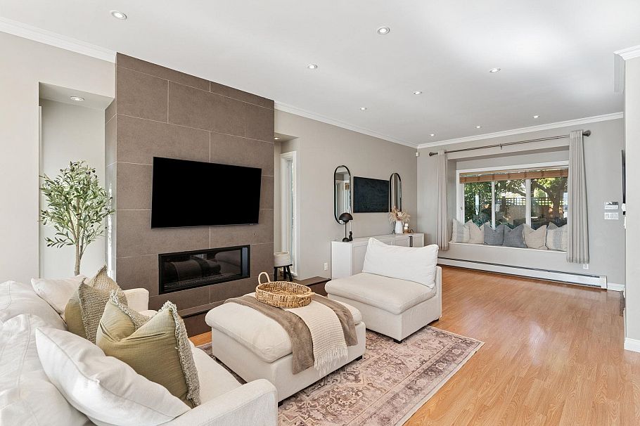 333 E Keith Road North Vancouver, BC - 14