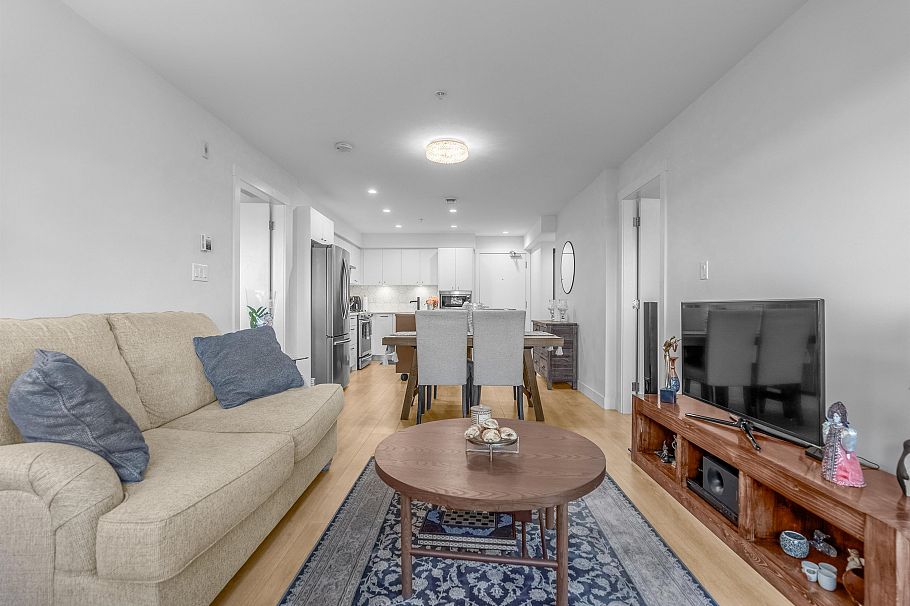 406 1519 Crown Street North Vancouver, BC - 4