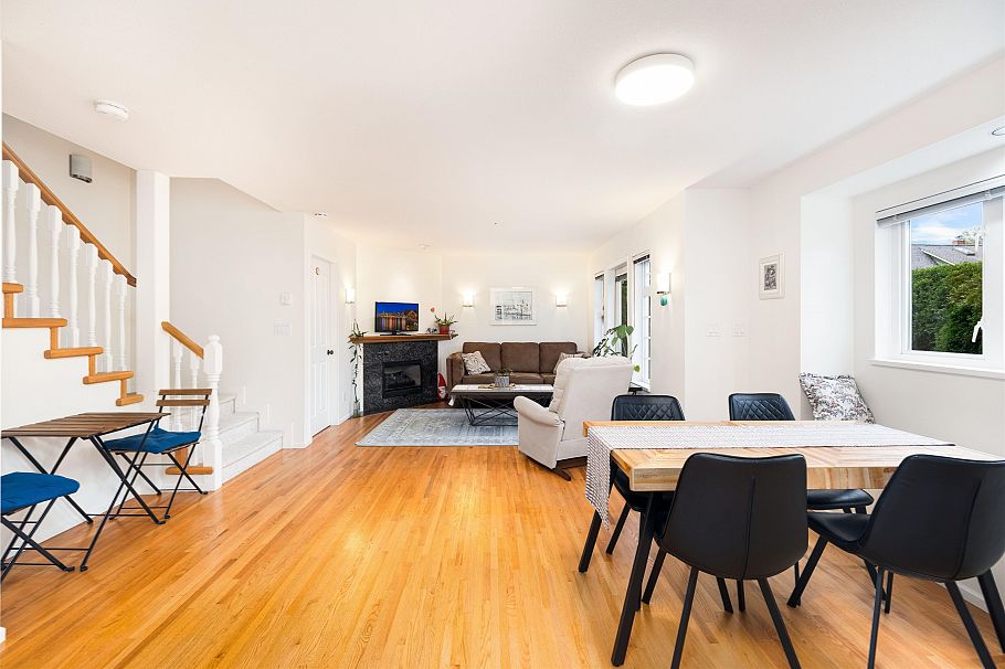 2718 W 3rd Avenue Vancouver, BC - 2