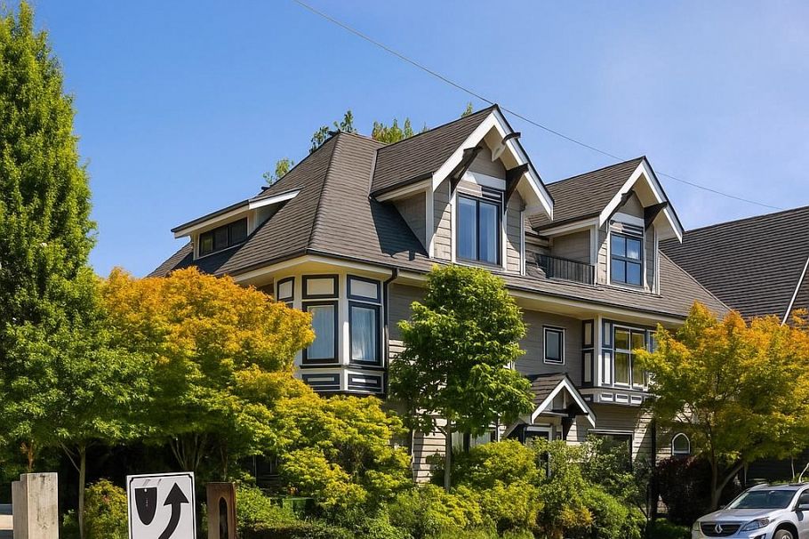 1902 Stephens Street Vancouver, BC - 1