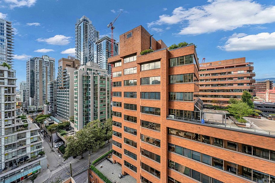 1608 1189 Howe Street Vancouver, BC - 21