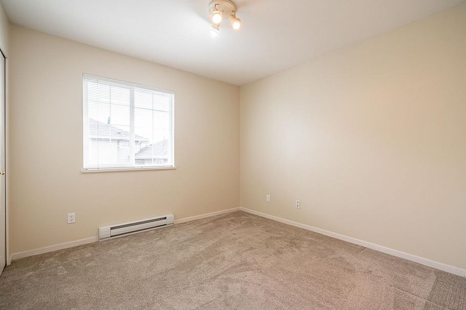 323 E Keith Road North Vancouver, BC - 19