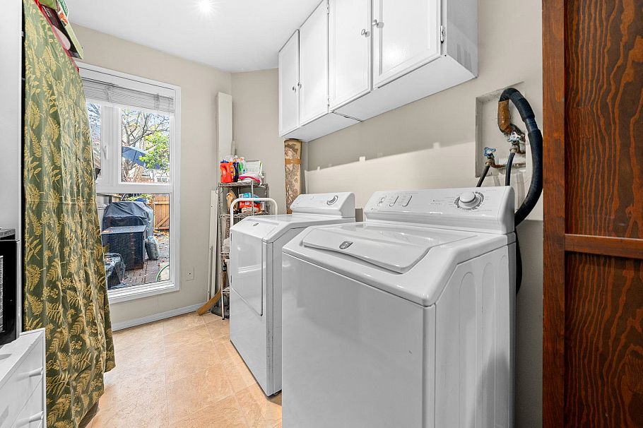 6 230 W 15th Street North Vancouver, BC - 34