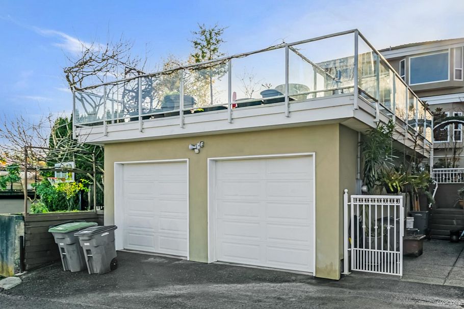 1627 E 34th Avenue Vancouver, BC - 39