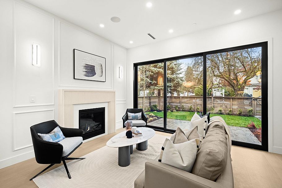 1095 E 14th Avenue Vancouver, BC - 16