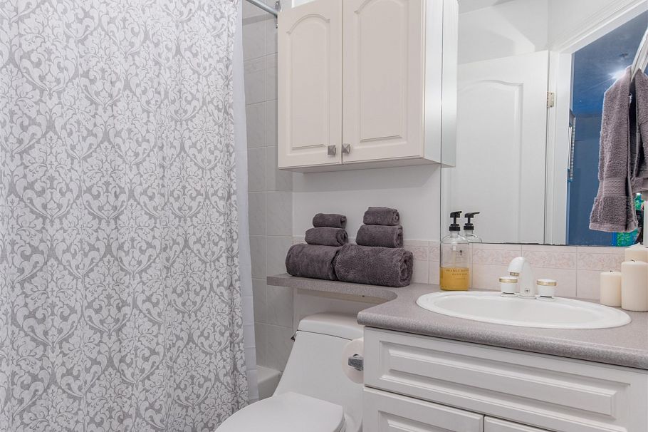 202 788 W 8th Avenue Vancouver, BC - 9