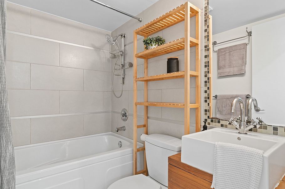 201 4315 Fraser Street Vancouver, BC - 16