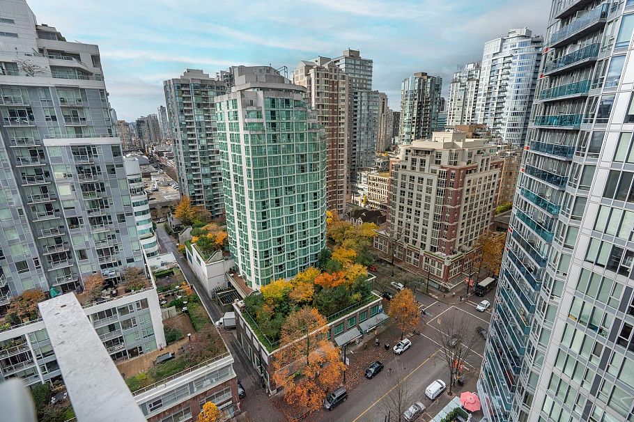2210 233 Robson Street Vancouver, BC - 22