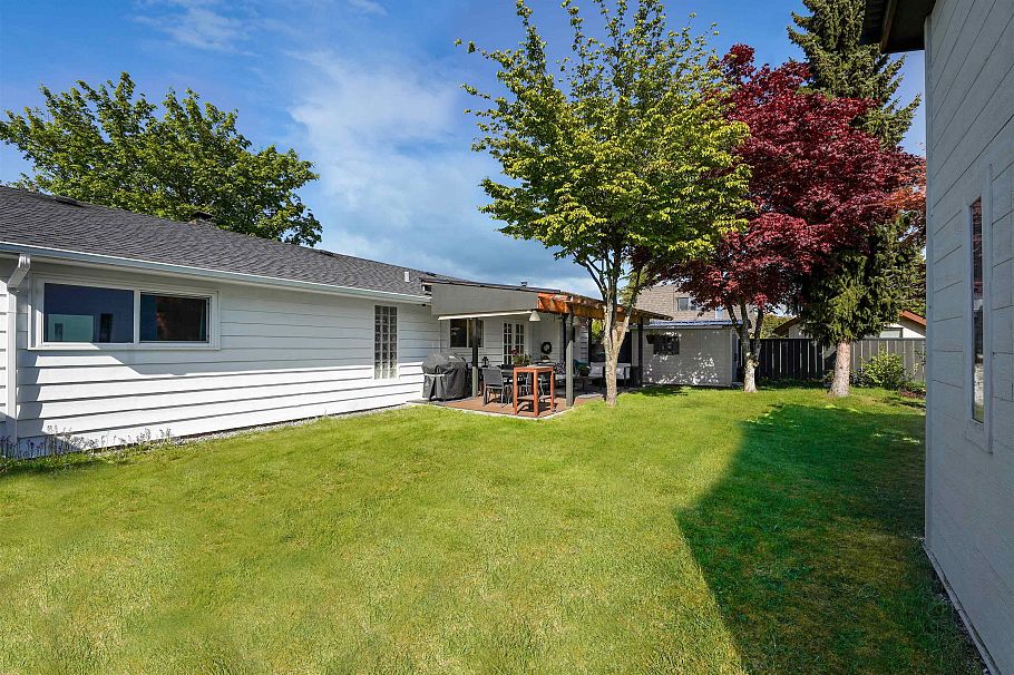 1287 W 15th Street North Vancouver, BC - 29