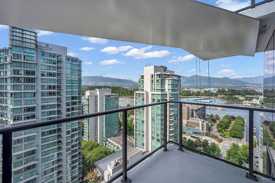 2001 620 Cardero Street Vancouver, BC - 26