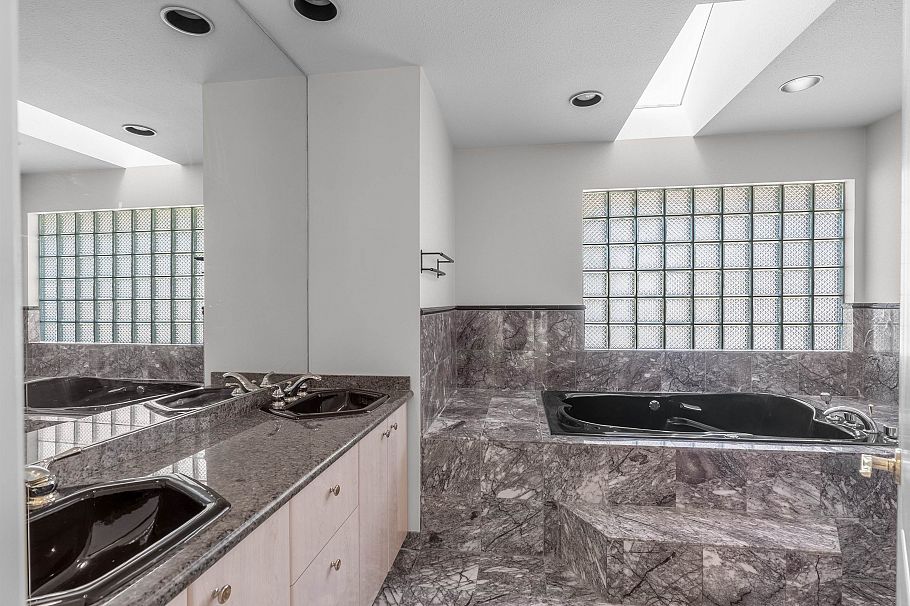 2249 Fraserview Drive Vancouver, BC - 14