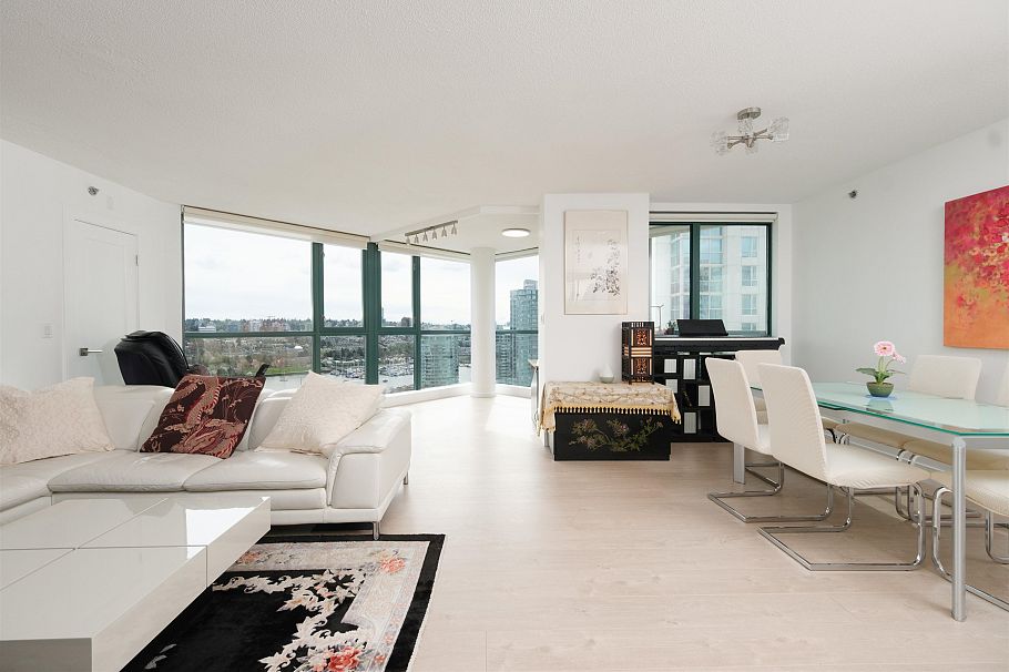 2202 289 Drake Street Vancouver, BC - 2