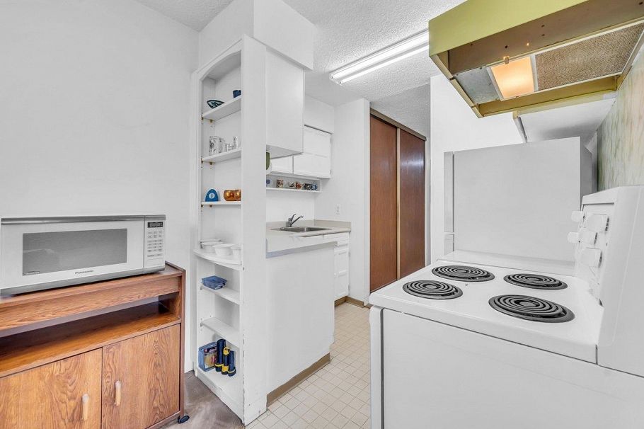 311 2121 W 6th Avenue Vancouver, BC - 6