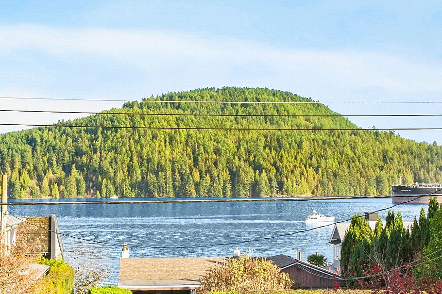 463 Beachview Drive North Vancouver, BC - 39