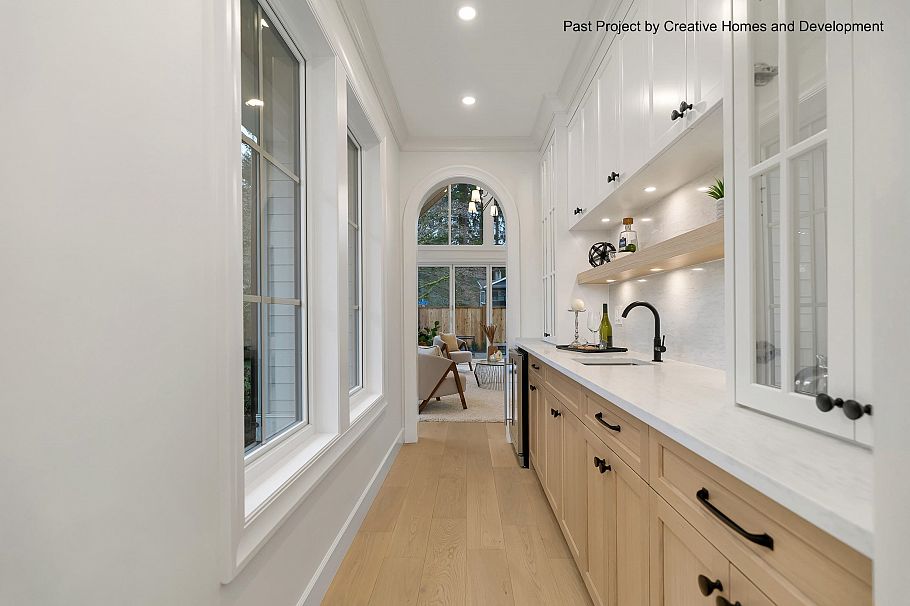 690 E Windsor Road North Vancouver, BC - 12