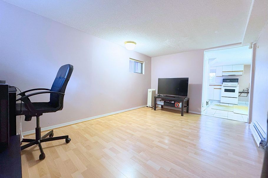 2168 Renfrew Street Vancouver, BC - 24