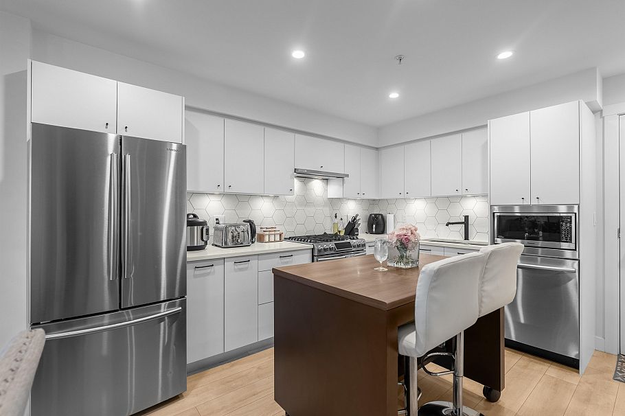 406 1519 Crown Street North Vancouver, BC - 5